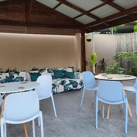 Green Self-Catering Apartment Beau Vallon  Exteriör bild