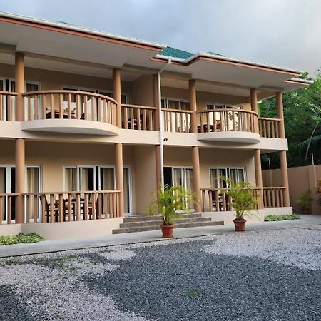 Green Self-Catering Apartment Beau Vallon  Exteriör bild