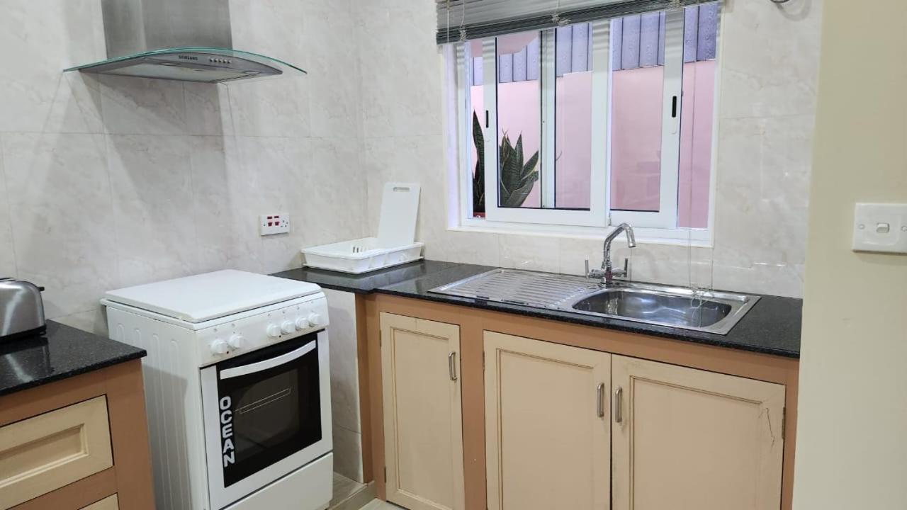 Green Self-Catering Apartment Beau Vallon  Exteriör bild