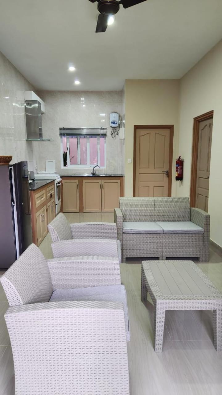 Green Self-Catering Apartment Beau Vallon  Exteriör bild